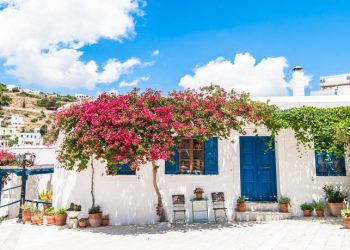 Ποιο νησί των Κυκλάδων ξεχώρισε φέτος όταν όλα έδειχναν πτώση;