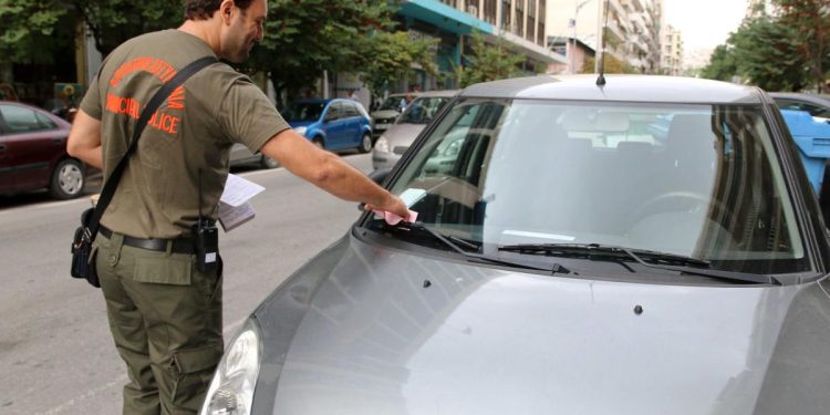 Μαζικές κατασχέσεις καταθέσεων από δήμους για παλαιά χρέη – Αξιοποίηση ψηφιακών μεθόδων