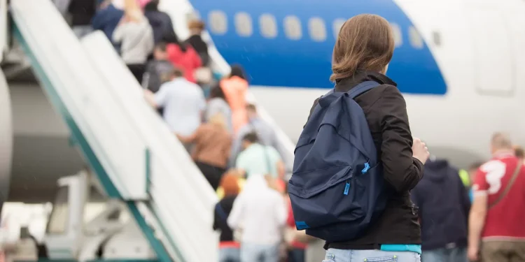 Καθίσματα όρθιας θέσης στις αεροπορικές εταιρείες χαμηλού κόστους: Μια νέα εποχή στις αερομεταφορές;