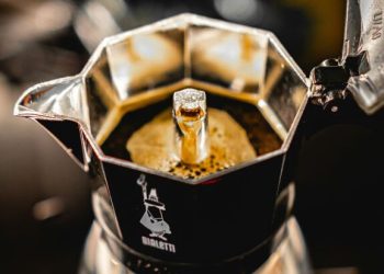 Η ιστορία της Moka Express: Το Ιταλικό θαύμα στην κουζίνα από τον Alfonso Bialetti