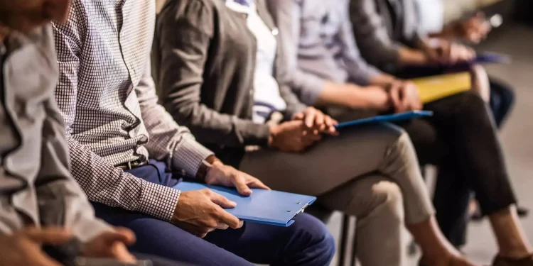 Ελλείψεις προσωπικού στην Ελλάδα: Τέσσερις στις δέκα επιχειρήσεις αντιμετωπίζουν σοβαρά κενά