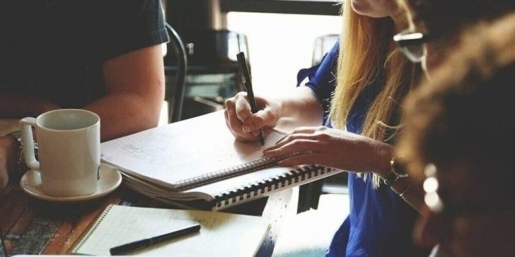 Νέα στρατηγική ΕΕ για την ενιαία αγορά: Άρση φραγμών σε επαγγέλματα και υπηρεσίες