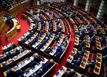 Τροπολογία για αλλοδαπές εταιρείες συγγενών πολιτικών: Αντιδράσεις και διευκρινίσεις