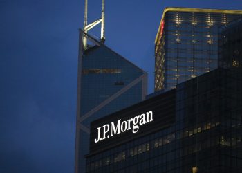 JP Morgan: Κορυφαία επιλογή τα Ελληνικά ομόλογα και μετοχές – Overweight στάση λόγω ισχυρών προοπτικών