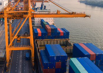 Ελληνικές εξαγωγές το Α’ τρίμηνο 2025: Ισχυρή ανάπτυξη εκτός καυσίμων, αλλά το εμπορικό έλλειμμα διευρύνεται