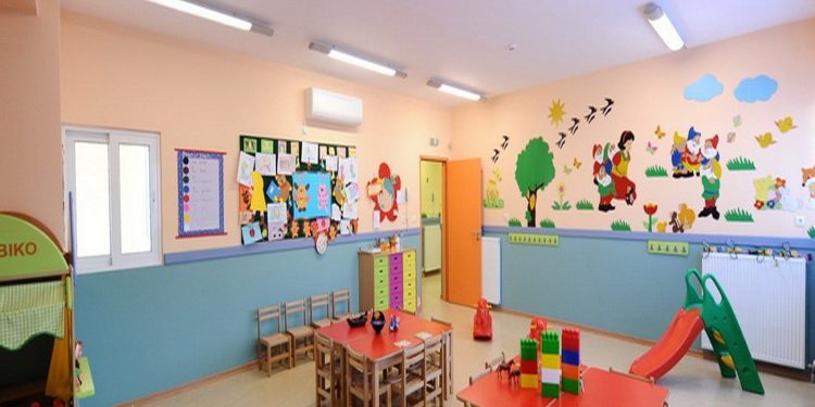 Άνοιξαν οι αιτήσεις για δωρεάν εγγραφές σε βρεφονηπιακούς σταθμούς – Ποιοι γονείς δικαιούνται θέση