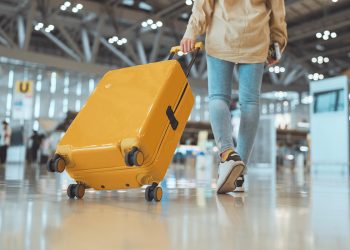 Οι υπόλοιπες αργίες του 2025: Πότε πέφτει το τριήμερο του Αγίου Πνεύματος και οι άλλες εορτές