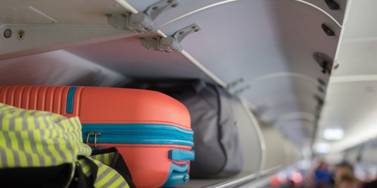 Πανευρωπαϊκή κινητοποίηση καταναλωτών κατά αεροπορικών εταιρειών για τις χρεώσεις χειραποσκευών