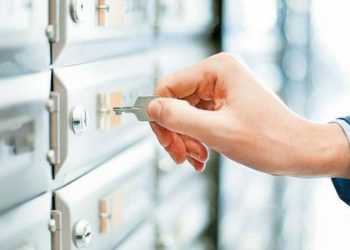 «Στο στόχαστρο οι θυρίδες»: Σχέδιο Πιερρακάκη για εντοπισμό και δήμευση παράνομου πλούτου