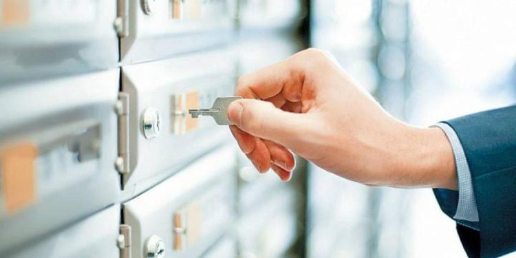 «Στο στόχαστρο οι θυρίδες»: Σχέδιο Πιερρακάκη για εντοπισμό και δήμευση παράνομου πλούτου