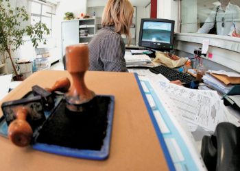 Κυβερνητική μεταρρυθμιστική ατζέντα: Στο επίκεντρο η άρση της μονιμότητας στο δημόσιο και η συνταγματική αναθεώρηση