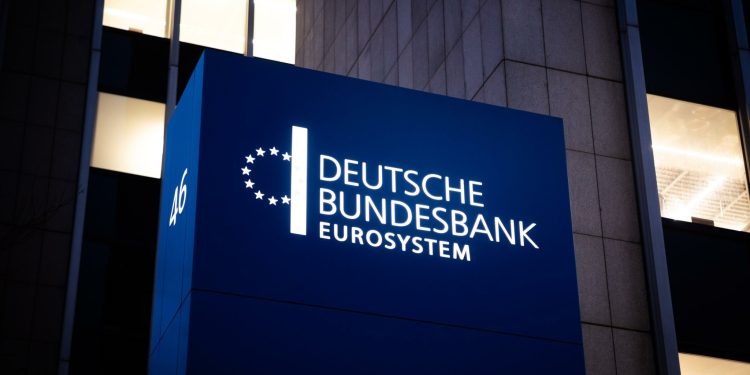 Bundesbank: Ύφεση στη Γερμανία έως το 2027 αν ξεσπάσει εμπορικός πόλεμος