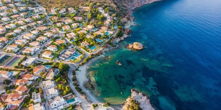 Παλαιά Φώκαια και Θυμάρι: Η αλμύρα της Ιστορίας στις νοτιότερες ανάσες της Αττικής