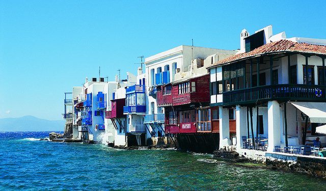 Επενδύσεις στις Κυκλάδες: Πού προχωρούν, πού «παγώνουν» και τι ανησυχεί τις τοπικές κοινωνίες