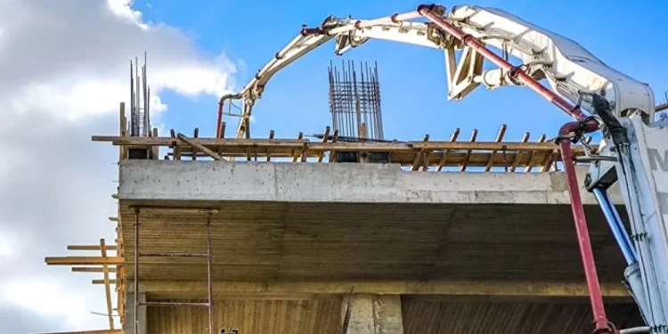 ΕΛΣΤΑΤ: Μεγάλη πτώση στην κατασκευαστική δραστηριότητα το πρώτο τρίμηνο του 2025