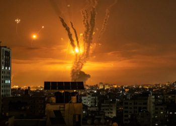 Επικίνδυνη κλιμάκωση: Το Ιράν «απάντησε» στην επιχείρηση «Rising Lion» εκτοξεύοντας βαλλιστικούς