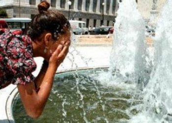 Καιρός: Σε κλοιό καύσωνα η χώρα