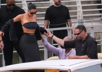 Με σέξι εμφάνιση η Κιμ Καρντάσιαν / REUTERS /Manuel Silvestri