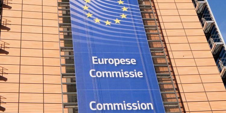 Διπλό ευρωπαϊκό μέτωπο για άμυνα και Ταμείο Ανάκαμψης – Κρίσιμη εβδομάδα για Ελλάδα και Ε.Ε.