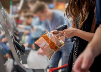 Πέντε νέα μέτρα κατά της ακρίβειας: Εφαρμογές, σήμανση και έλεγχοι στην αγορά