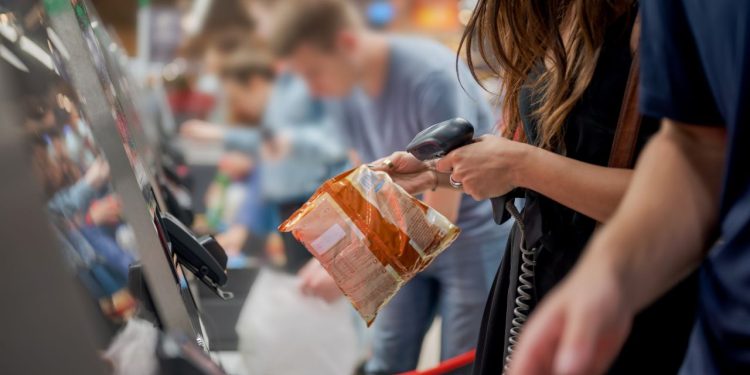 Πέντε νέα μέτρα κατά της ακρίβειας: Εφαρμογές, σήμανση και έλεγχοι στην αγορά