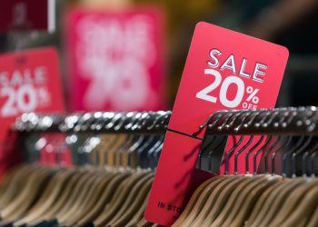 Καλοκαιρινές εκπτώσεις: Αναλυτικά οι ημερομηνίες και οι αγοραστικοί κανόνες