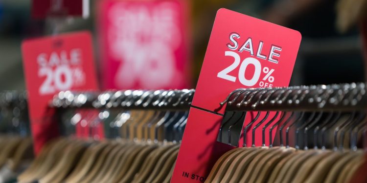 Καλοκαιρινές εκπτώσεις: Αναλυτικά οι ημερομηνίες και οι αγοραστικοί κανόνες