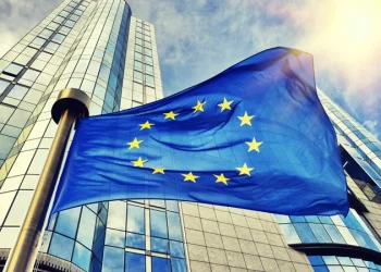 Ευρωπαϊκή Επιτροπή: Συστάσεις για σταθερότητα, ανάπτυξη και ανθεκτικότητα στην ελληνική οικονομία