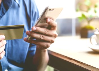 DCC: Η υπηρεσία που κάνει τις διεθνείς πληρωμές πιο εύκολες για τουρίστες και επιχειρήσεις