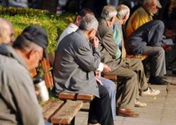 Συνταξιούχοι: Κατάργηση παρακράτησης ΕΑΣ και επανυπολογισμός