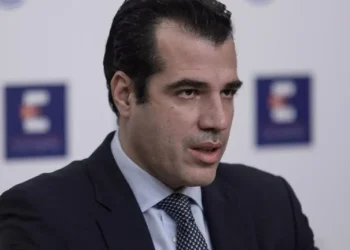 Ο Θάνος Πλεύρης νέος Υπουργός Μετανάστευσης