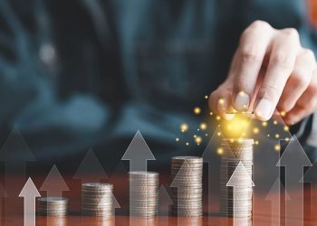 Καταθέσεις σε ανοδική πορεία τον Μάιο: πάνω από 1,2 δισ. ευρώ σε νοικοκυριά και επιχειρήσεις