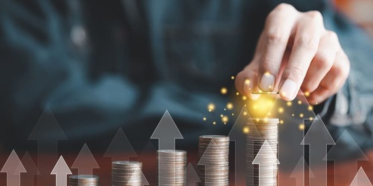 Καταθέσεις σε ανοδική πορεία τον Μάιο: πάνω από 1,2 δισ. ευρώ σε νοικοκυριά και επιχειρήσεις