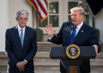 Ντόναλντ Τραμπ κατά Fed: Ζητά άμεσα μείωση επιτοκίων κατά 1 μονάδα