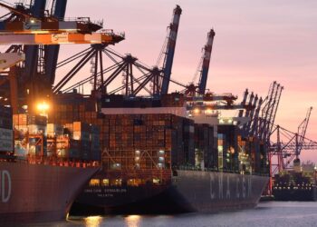 Κλιμακώνεται η εμπορική ένταση ΗΠΑ–ΕΕ: Στο τραπέζι αντίμετρα και συμμαχίες με Ιαπωνία και Καναδά