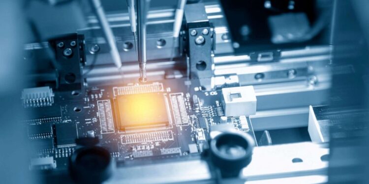 Η Ελλάδα μπαίνει στο παιχνίδι των μικροτσίπ: Ξεκίνησε το Ελληνικό Κέντρο Ικανοτήτων Ημιαγωγών