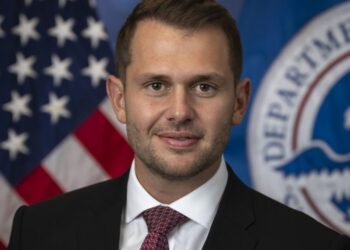 Ο Αρης Κουρκουμέλης ανέλαβε Βοηθός Υπουργός για το Εμπόριο και την Οικονομική Ασφάλεια. Photo: DHS.GOV