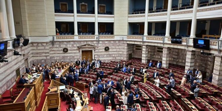 Στη δημοσιότητα τα «πόθεν έσχες» πολιτικών