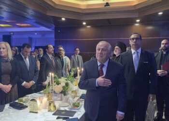 Το τραπέζι των επισήμων, με τον πρόεδρο της Κυπριακής Δημοκρατίας, Νίκο Χριστοδουλίδη, τα κυβερνητικά στελέχη, τους τιμώμενους, τον Αρχιεπίσκοπο Αμερικής κ. Ελπιδοφόρο και την ηγεσία της ελληνοκυπριακής ομογένειας (Ε.Κ./Χ. Αθανασάτος)