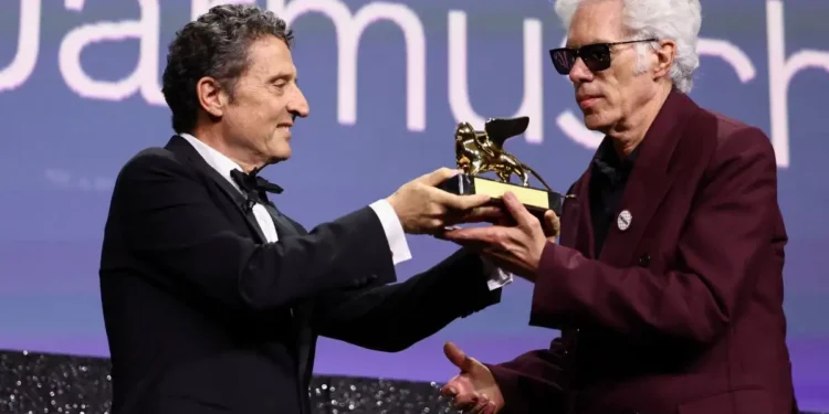 Η ταινία «Father Mother Sister Brother» του Τζιμ Τζάρμους αναδείχθηκε καλύτερη ταινία στο Φεστιβάλ Βενετίας / REUTERS/Yara Nardi