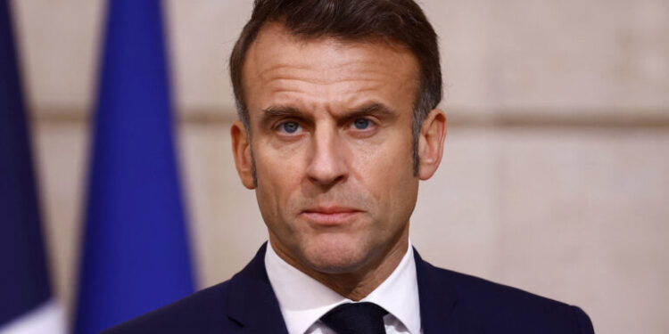 Xωρίς στήριξη ο Μακρόν