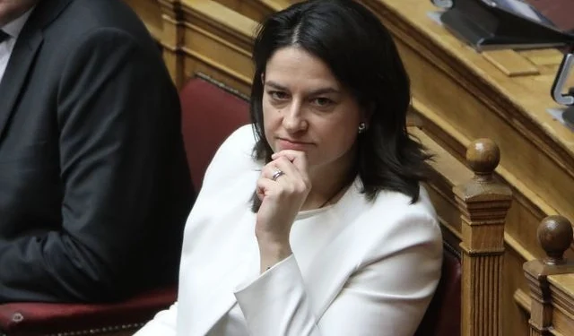 Κατατέθηκε το «Δίκαιη Εργασία για Όλους»: τι αλλάζει για εργαζόμενους και επιχειρήσεις