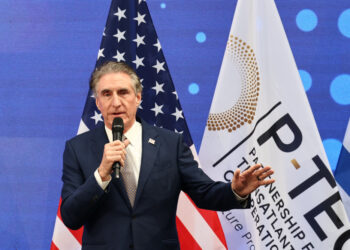 Σε πολύ θερμό κλίμα η συνάντηση του Νταγκ Μπέργκαμ και κορυφαίων Ελλήνων εφοπλιστών