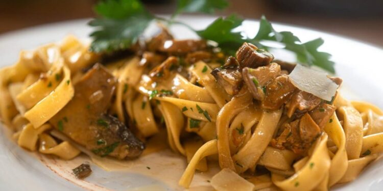 φετουτσίνι με μανιτάρια