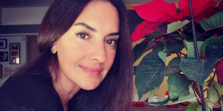 Νόνη Δούνια