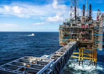 Σκηνικό αναταραχής στην παγκόσμια αγορά πετρελαίου μετά τις αμερικανικές κυρώσεις σε Rosneft και Lukoil