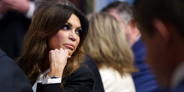 Αμερικανίδα πρέσβης, Κίμπερλι Γκίλφοϊλ