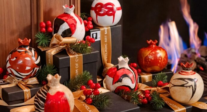 Γούρια και μοναδικές προτάσεις δώρων για τα Χριστούγεννα από το Cycladic Shop