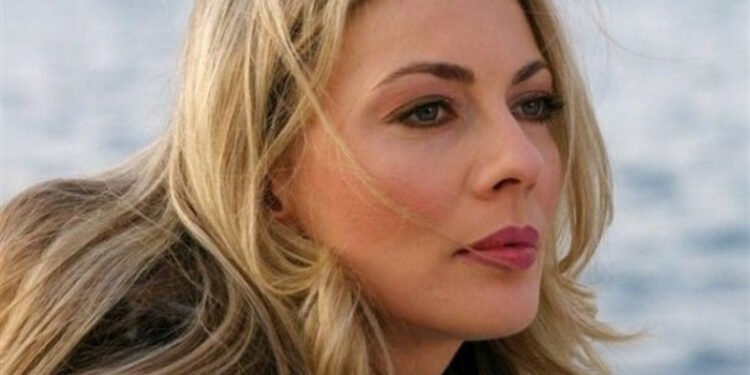 Σμαράγδα Καρύδη: «Δε μου αρέσει που περνάει ο χρόνος, όπως δεν αρέσει σε κανέναν»