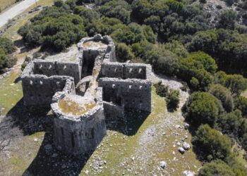 Το Κάστρο Πέντε Πηγαδιών: Λιθόκτιστος φρουρός της Ηπείρου με ιστορικό αποτύπωμα